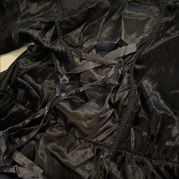 Renaissance witch Halloween costume - Picture 2 of 2